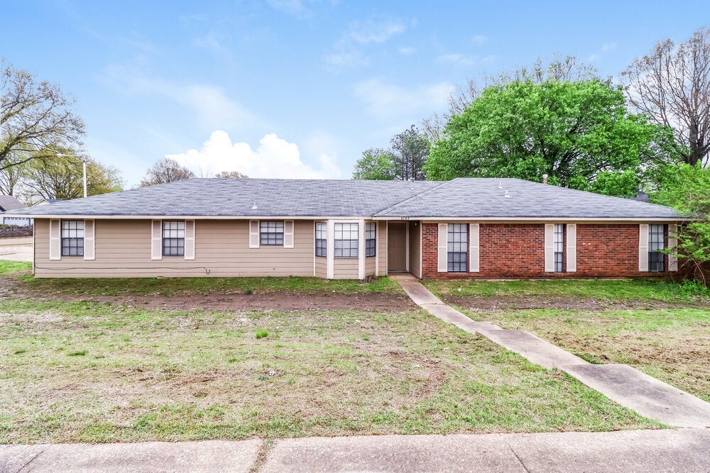5-Bed Rental on 4784 Ross Rd photo 1