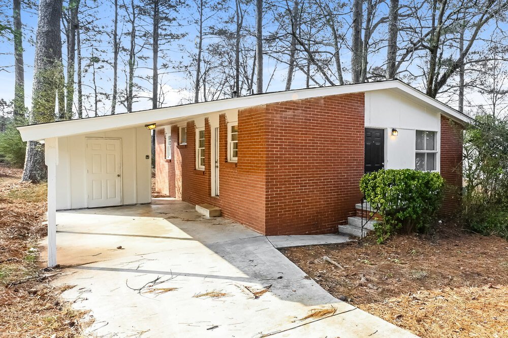 3-Bed Rental on 645 Melrose Dr photo 1