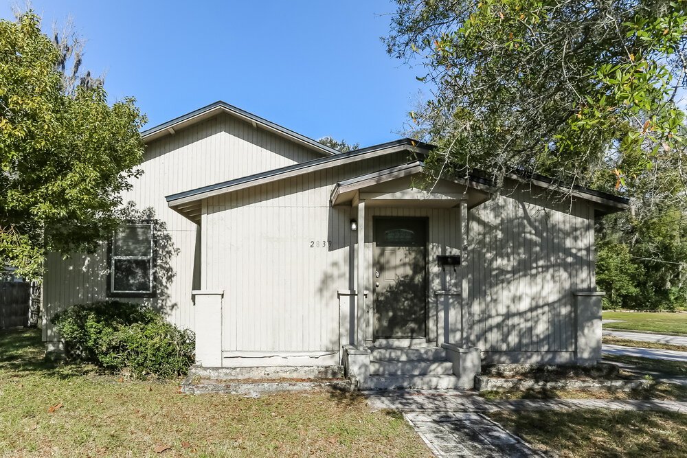 4-Bed Rental on 2839 Spring Park photo 1