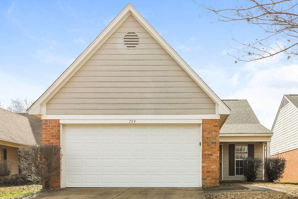 3-Bed Rental on 799 Grant Dr photo 1