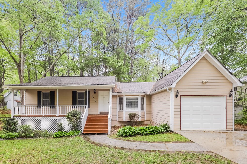 3-Bed Rental on 1019 River Stone photo 1
