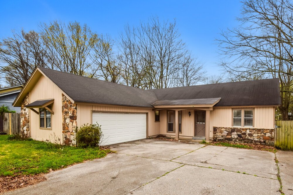 4-Bed Rental on 2176 Woodfield Park photo 1