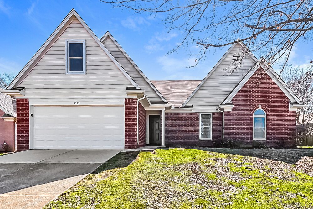 3-Bed Rental on 1670 Timber Creek photo 1
