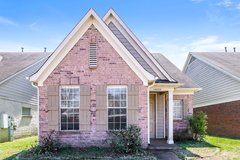 3-Bed Rental on 10093 Woodland Hills photo 1