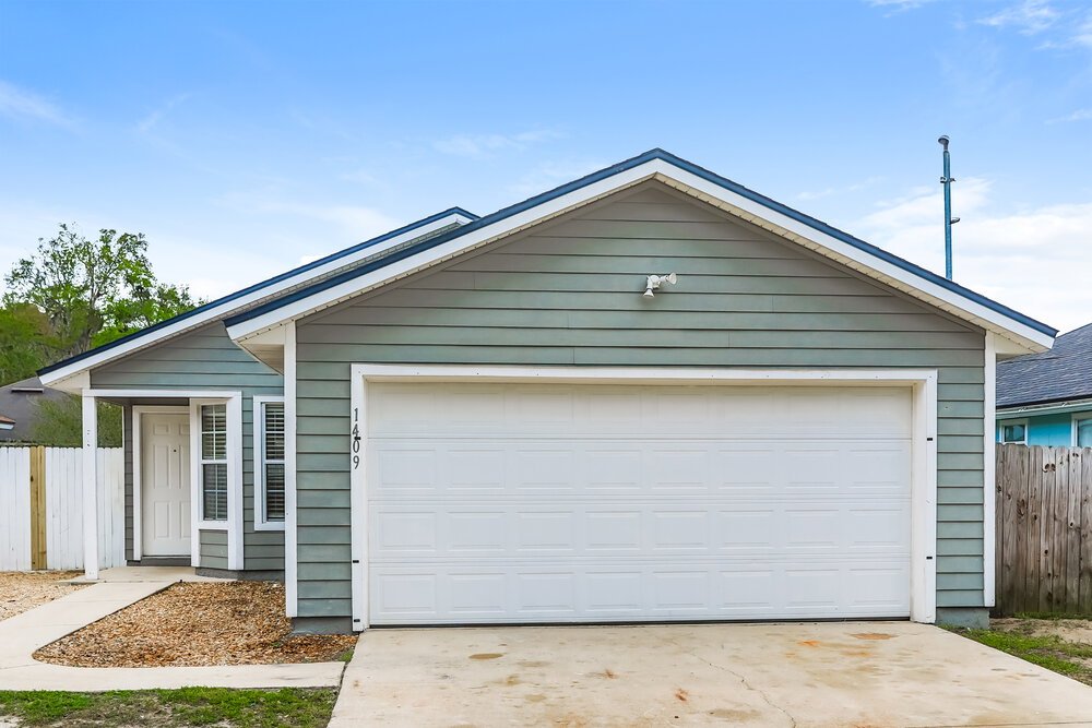 3-Bed Rental on 1409 Forbes St photo 1