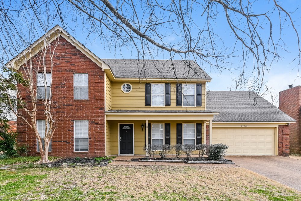 3-Bed Rental on 2236 Oak Hollow photo 1