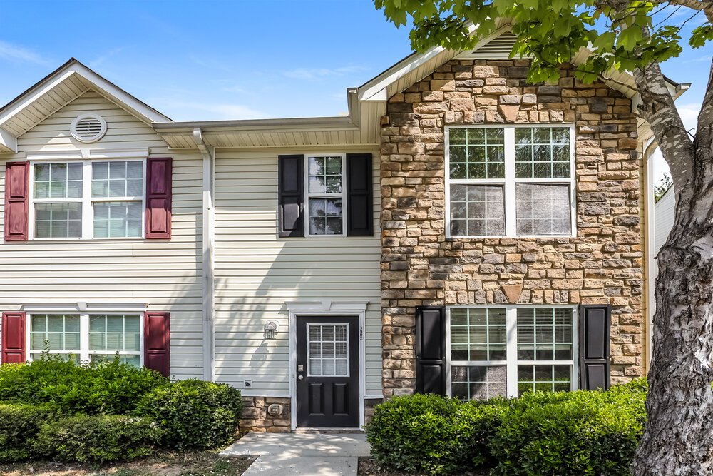 3-Bed Rental on 1902 Grove Way photo 1