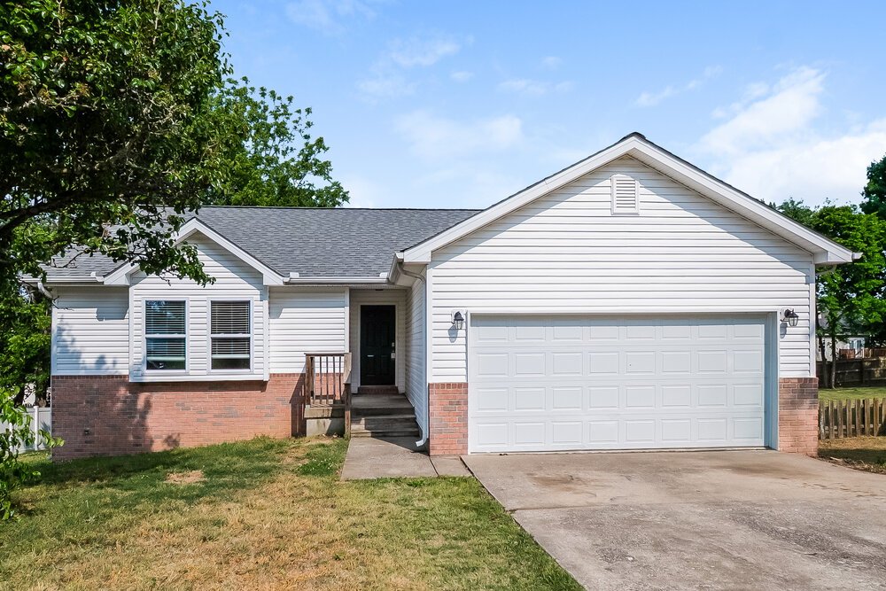 3-Bed Rental on 406 Meagan Cv photo 1