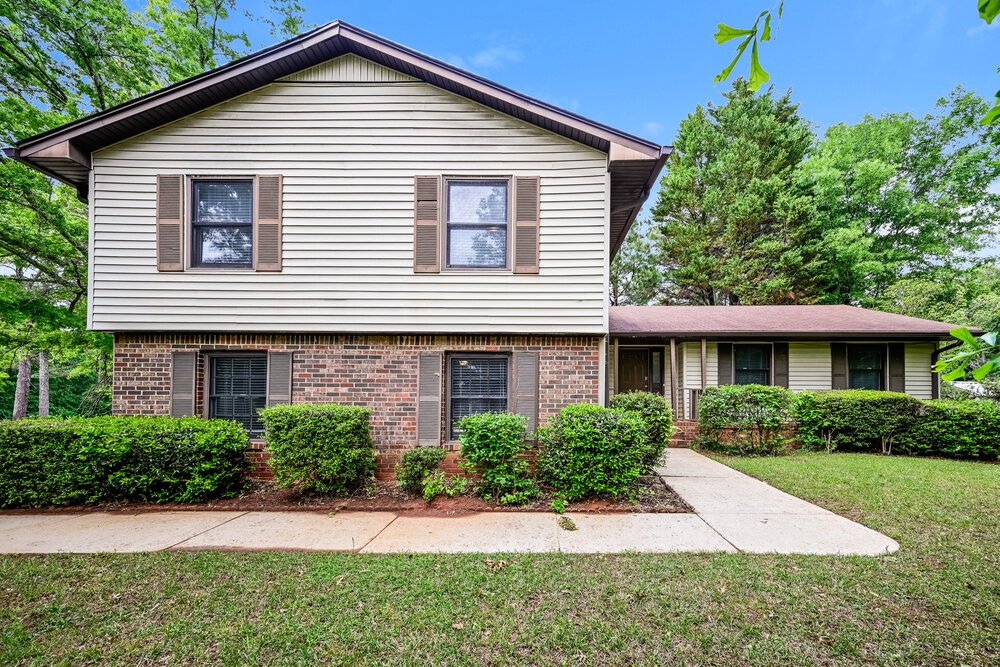4-Bed Rental on 564 Clubhouse Dr photo 1