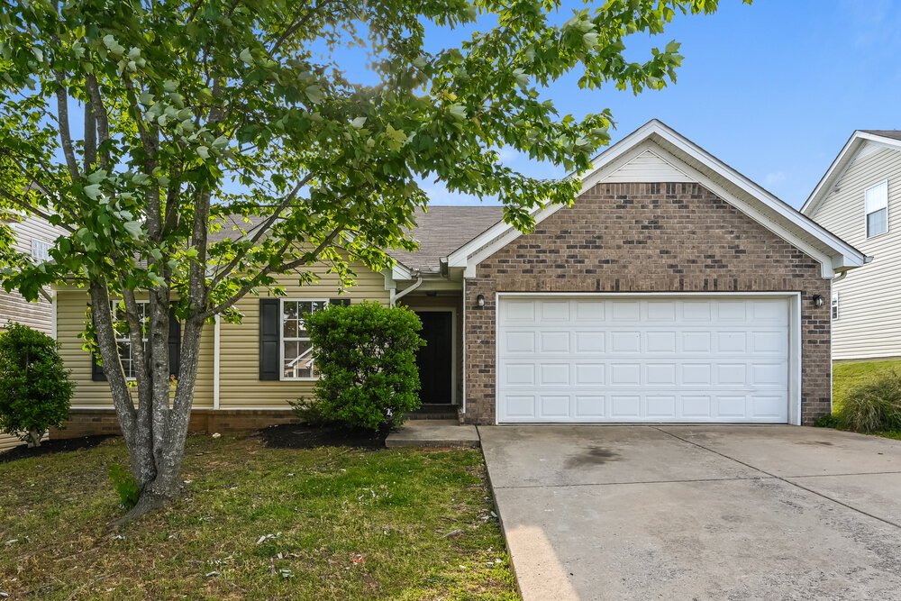 3-Bed Rental on 176 Howard Woody photo 1