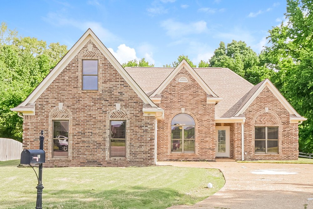 3-Bed Rental on 60 Willow Crest photo 1