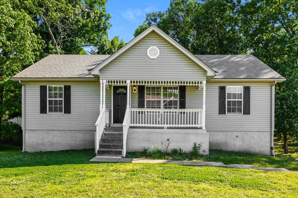 3-Bed Rental on 4936 Deerhaven Dr photo 1