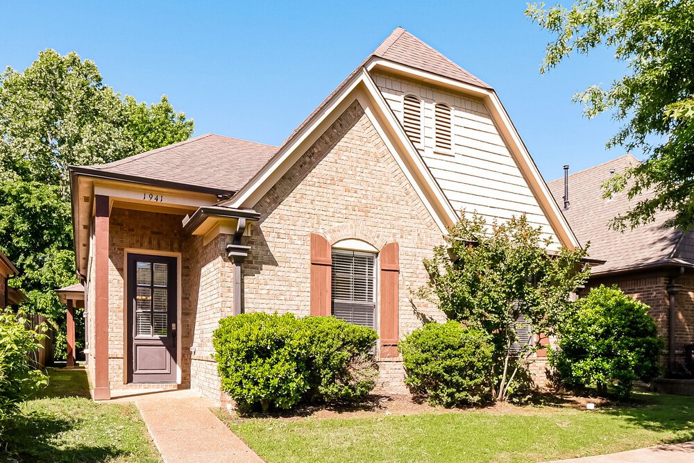 3-Bed Rental on 1941 Rochelle Ln photo 1