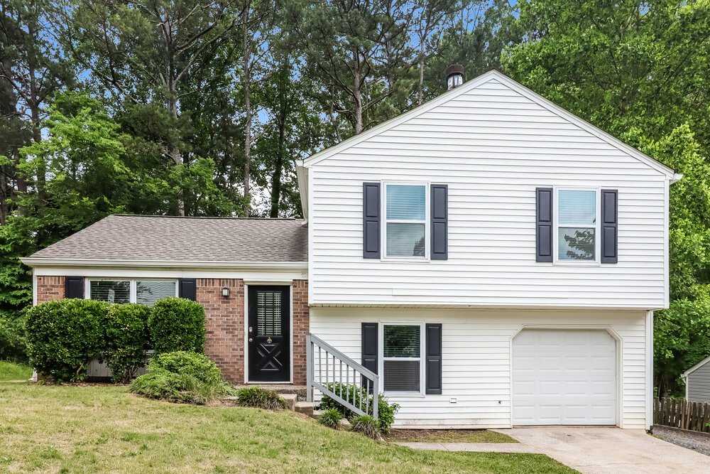 3-Bed Rental on 876 Highland Ter photo 1
