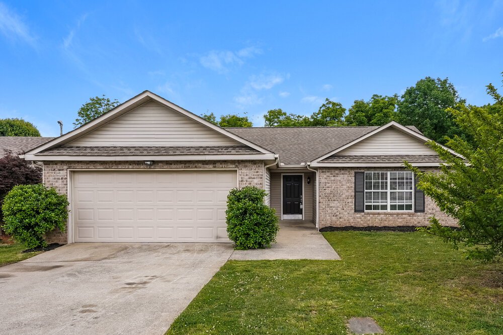 3-Bed Rental on 6620 Shadyview Drive photo 1