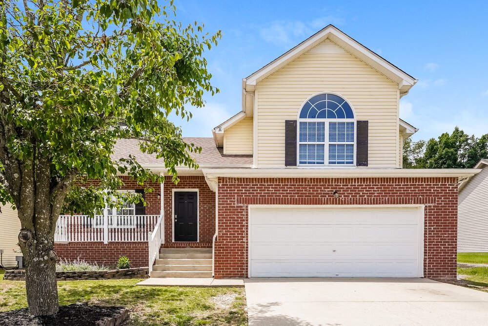 3-Bed Rental on 841 Post Oak photo 1