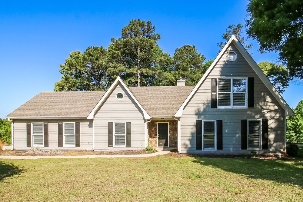 4-Bed Rental on 1001 Crown Corners photo 1