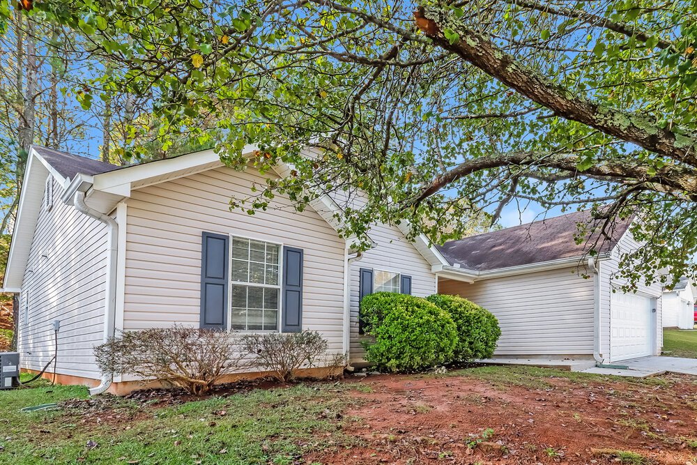 3-Bed Rental on 702 Shoal Circle photo 3