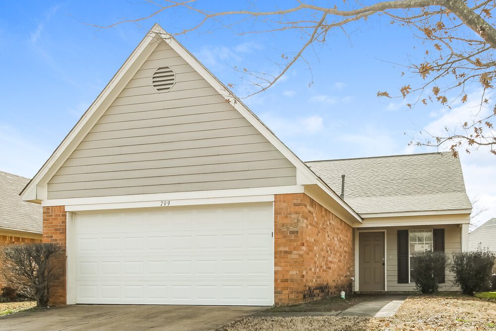 3-Bed Rental on 799 Grant Dr photo 3
