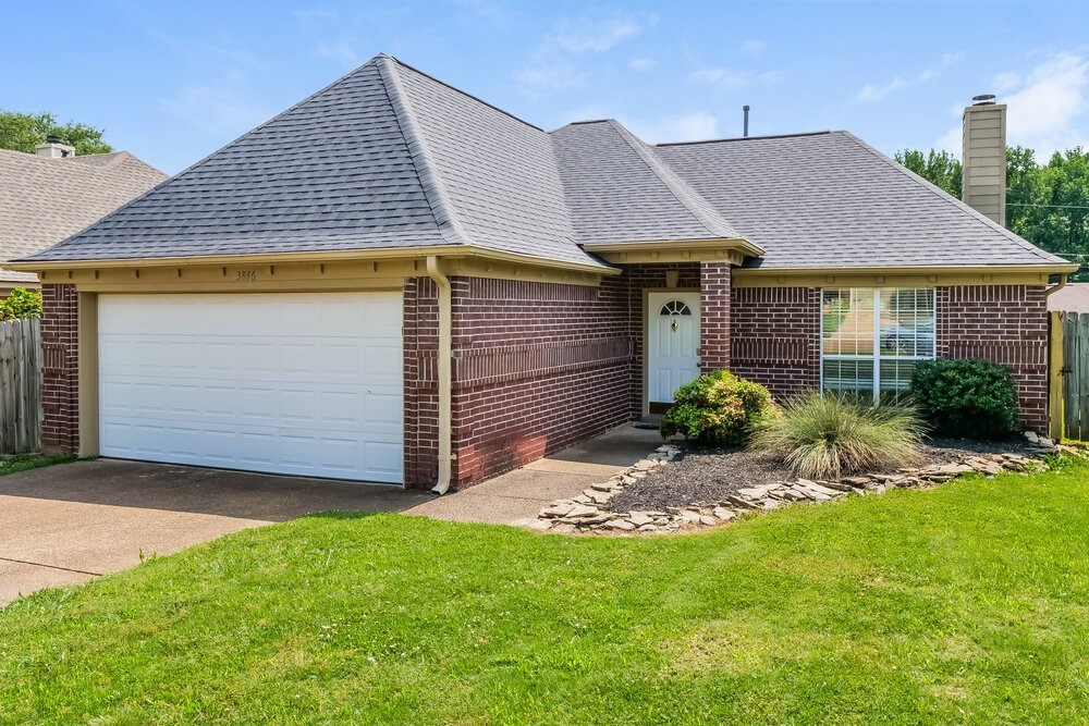 3-Bed Rental on 3846 Walden Meadow photo 3