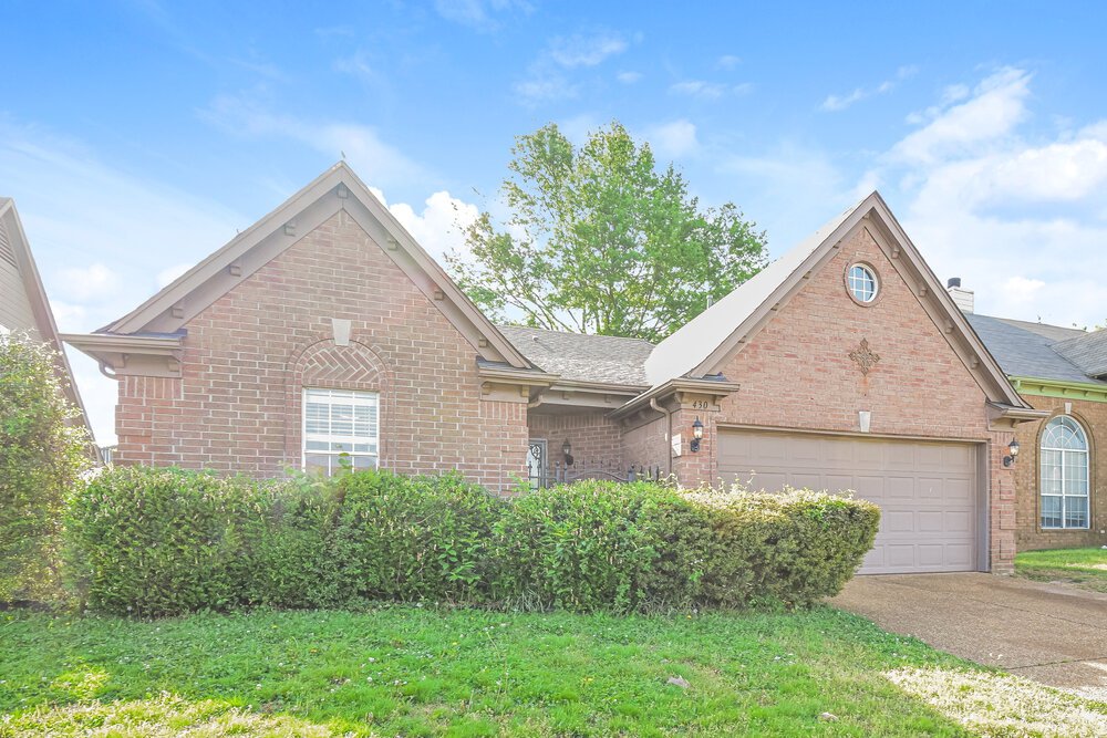 3-Bed Rental on 430 N Ericson photo 3
