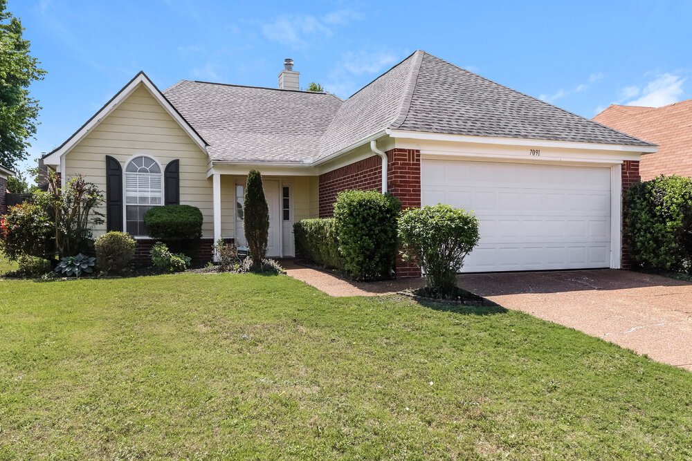 3-Bed Rental on 7091 Ireland Dr photo 3