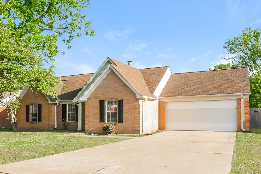 3-Bed Rental on 6916 Fox Briar photo 3