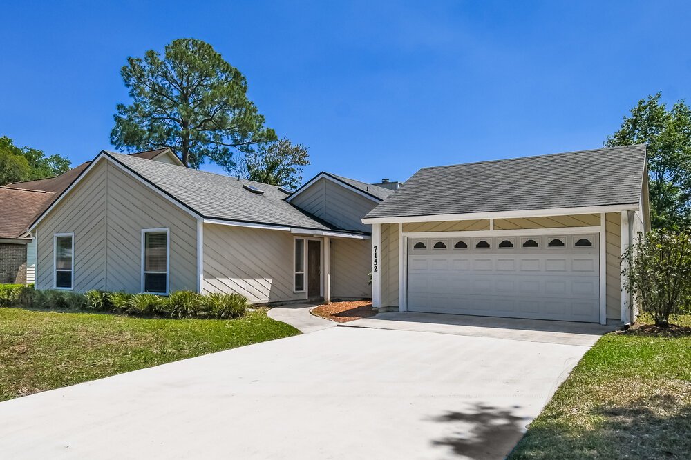 3-Bed Rental on 7152 Holiday Hill photo 3