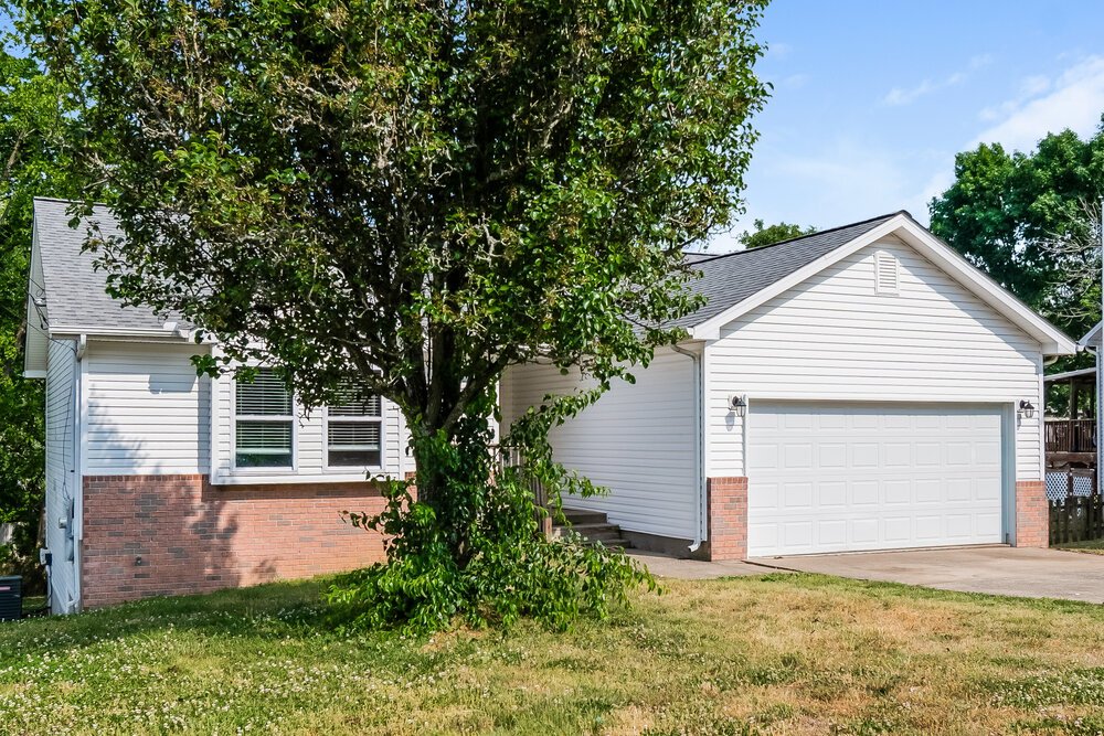 3-Bed Rental on 406 Meagan Cv photo 3