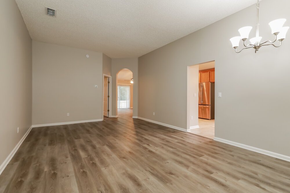 4-Bed Rental on 2621 Fernleaf Dr photo 3