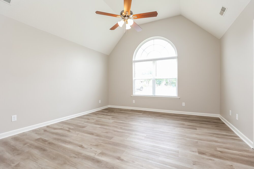 3-Bed Rental on 1912 Guildford Dr photo 3