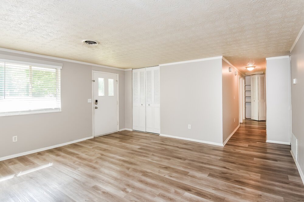 3-Bed Rental on 1860 Suwanee Ridge photo 3