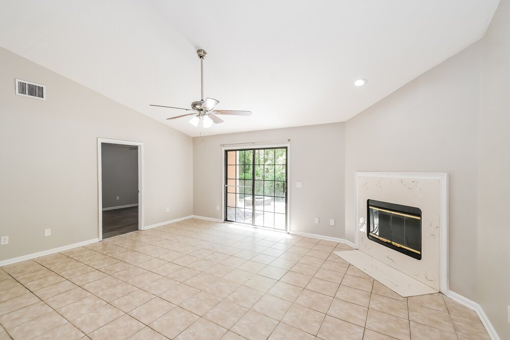 3-Bed Rental on 874 Long Lake photo 3