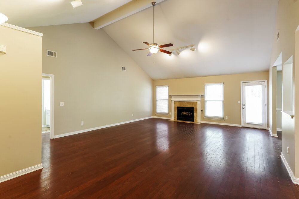 3-Bed Rental on 5033 Singing Hills photo 3