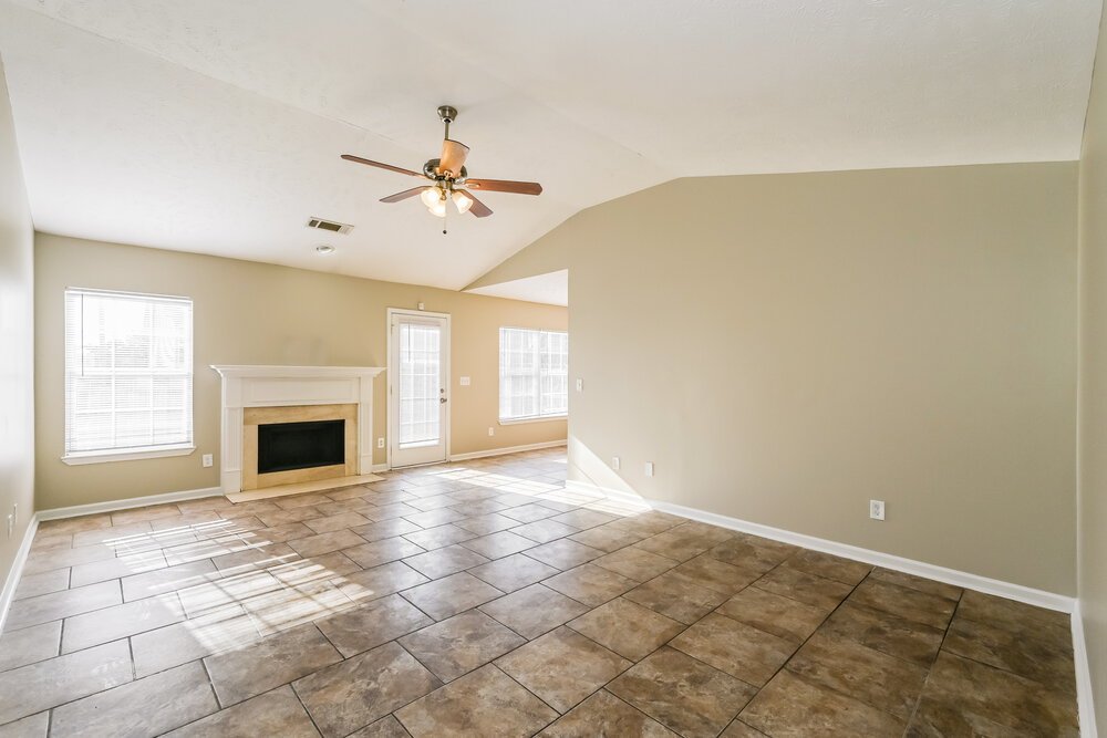 3-Bed Rental on 176 Howard Woody photo 3