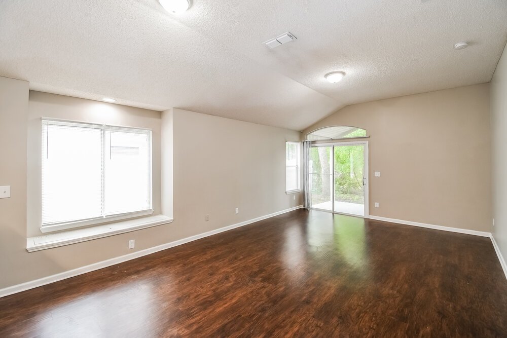 3-Bed Rental on 2980 Bessent Rd photo 3