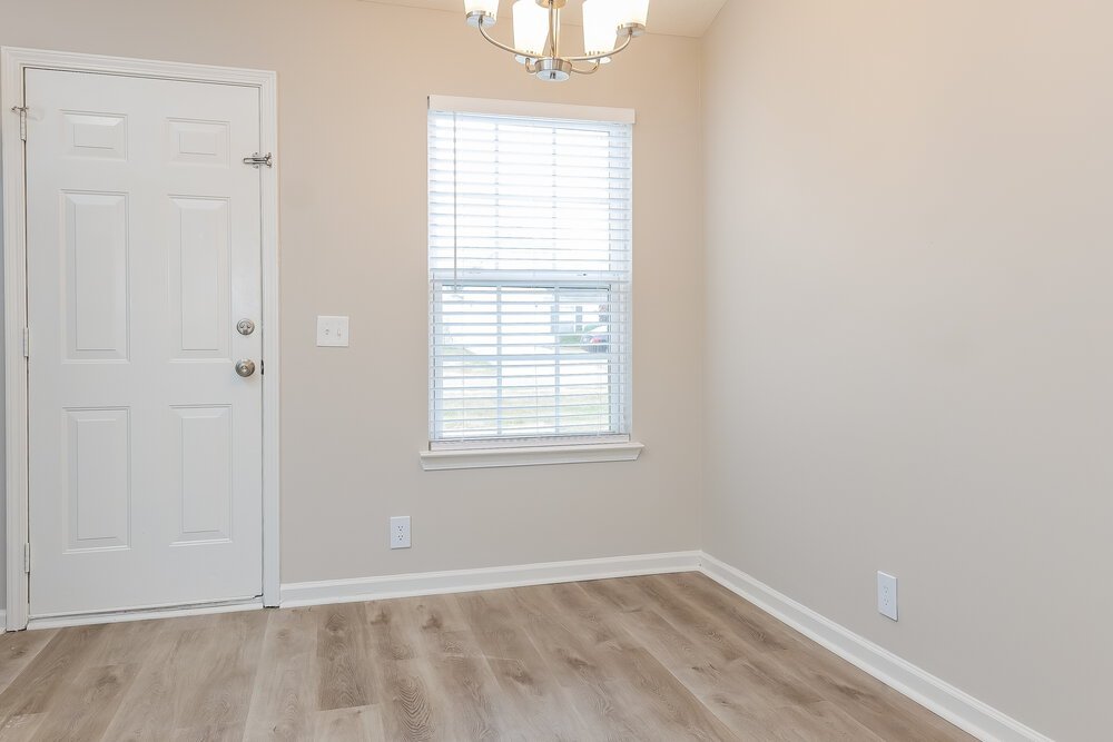 3-Bed Rental on 1008 Tom Hailey photo 4