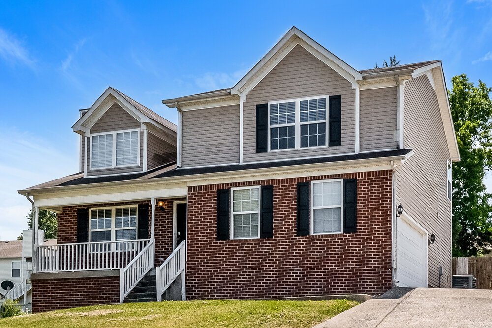 3-Bed Rental on 2006 Zion Ln photo 4
