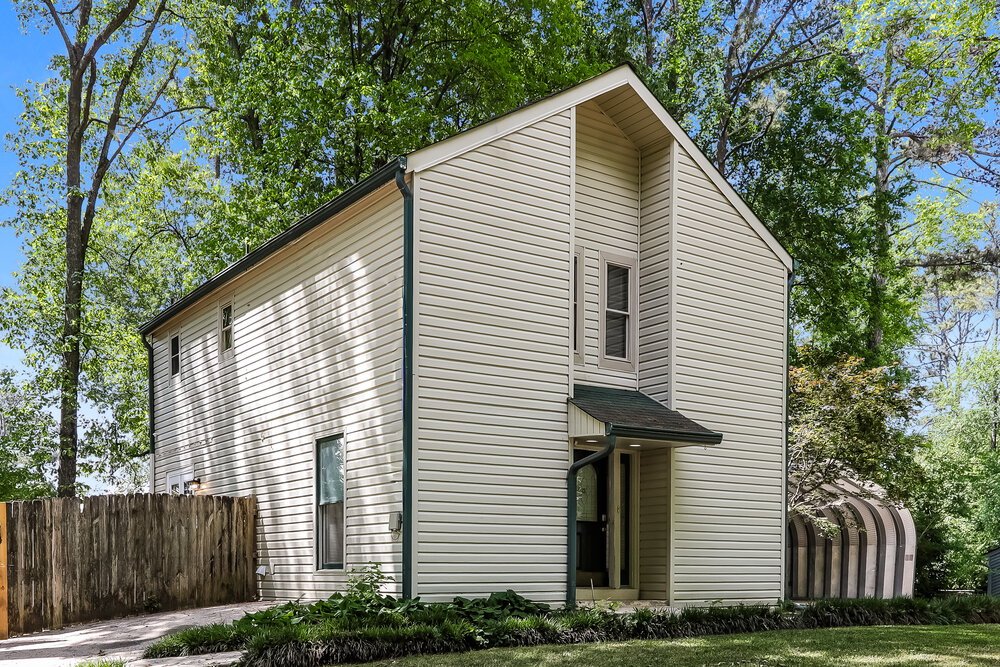 3-Bed Rental on 4110 Oak Stone photo 4