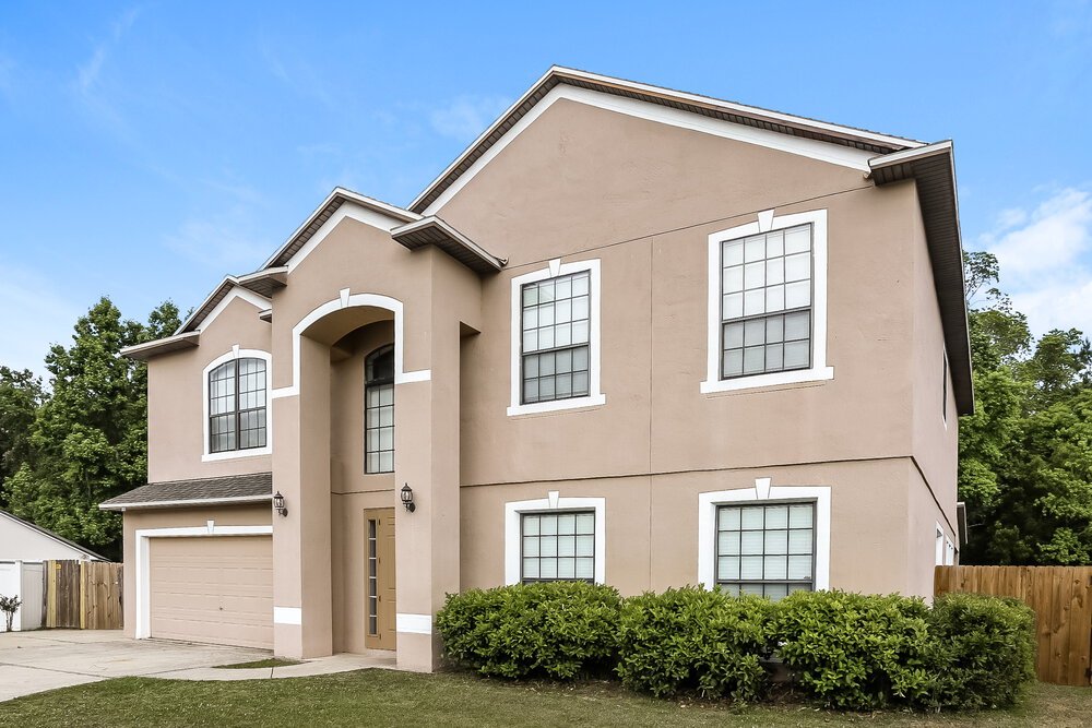 5-Bed Rental on 703 Red Cedar photo 4