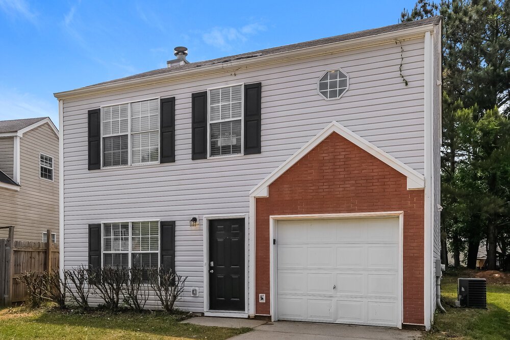 3-Bed Rental on 1961 Patterson Park photo 4