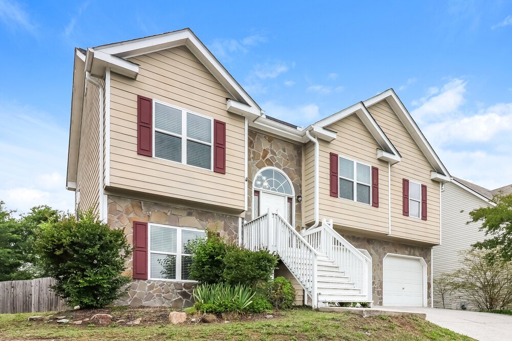 4-Bed Rental on 55 Richmond Dr photo 4