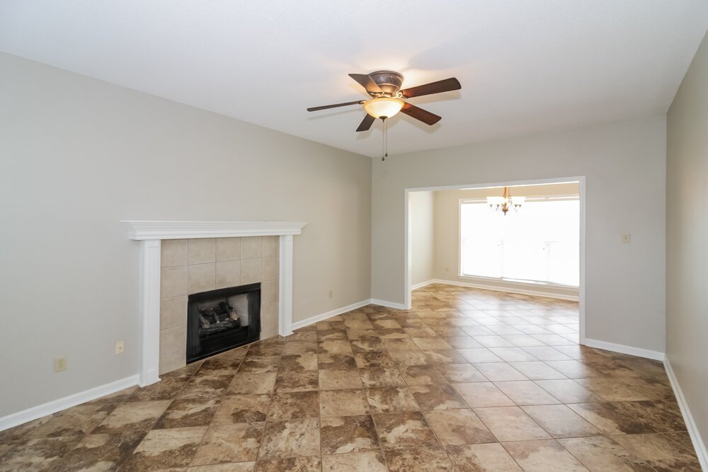 4-Bed Rental on 15 Austin Cir photo 4