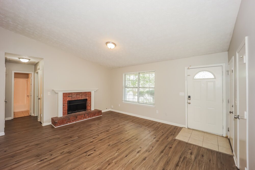 3-Bed Rental on 10299 Wisteria Ln photo 4