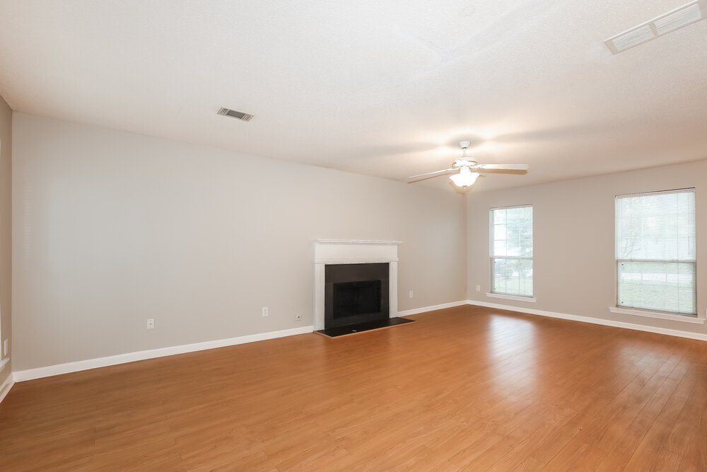 3-Bed Rental on 774 Fernstone Trail photo 4