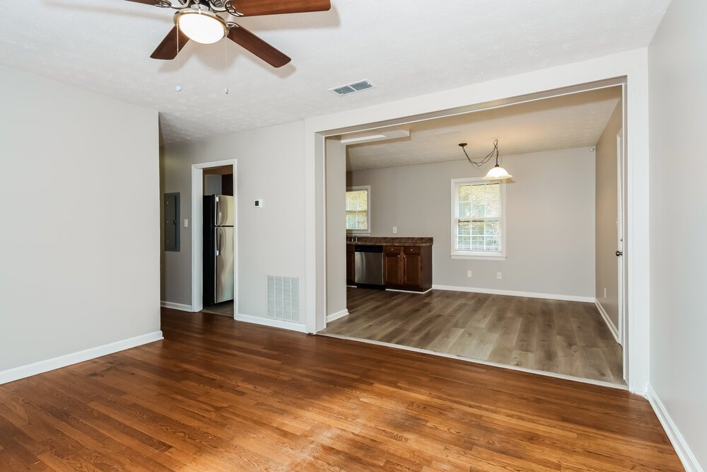 3-Bed Rental on 4355 Donegal Circle photo 4