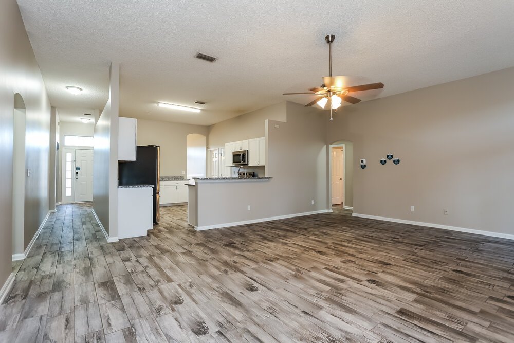 4-Bed Rental on 3476 Shelley Dr photo 4