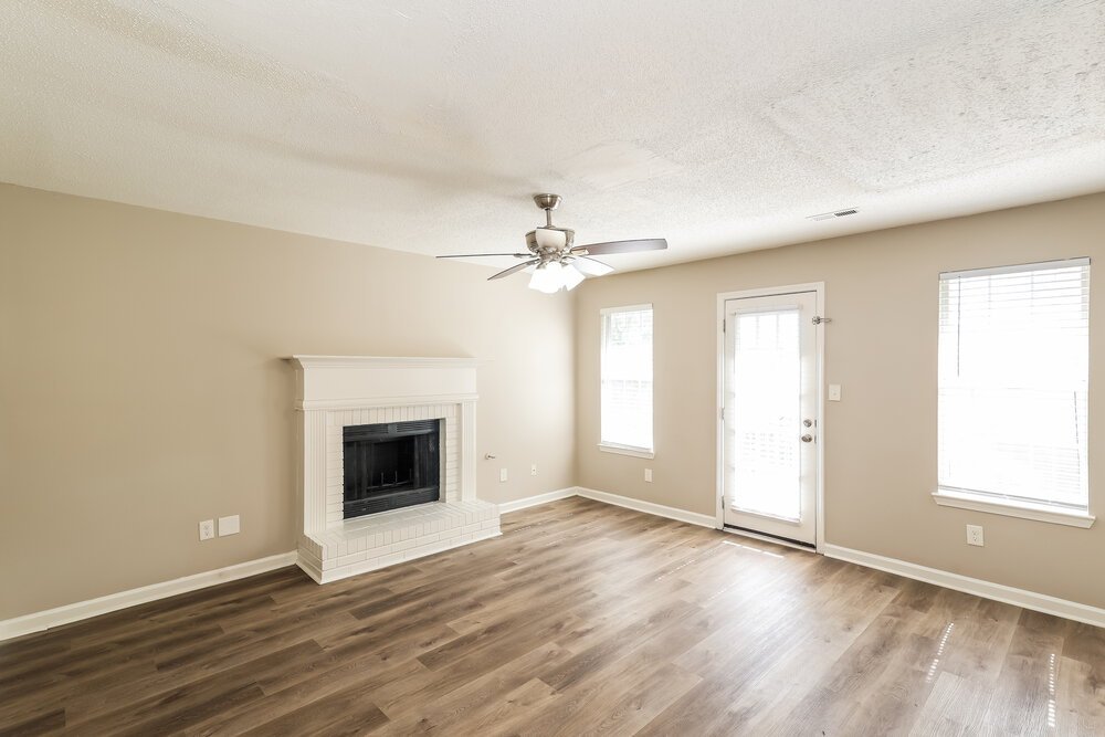 3-Bed Rental on 7605 Briar Crest photo 4