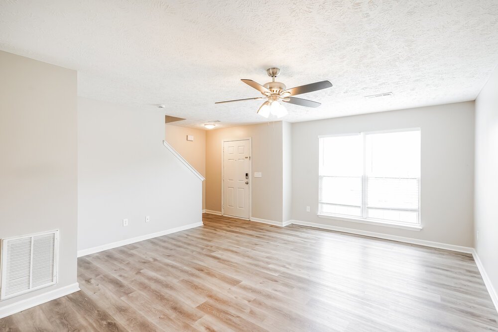 3-Bed Rental on 4006 Deer Run photo 4