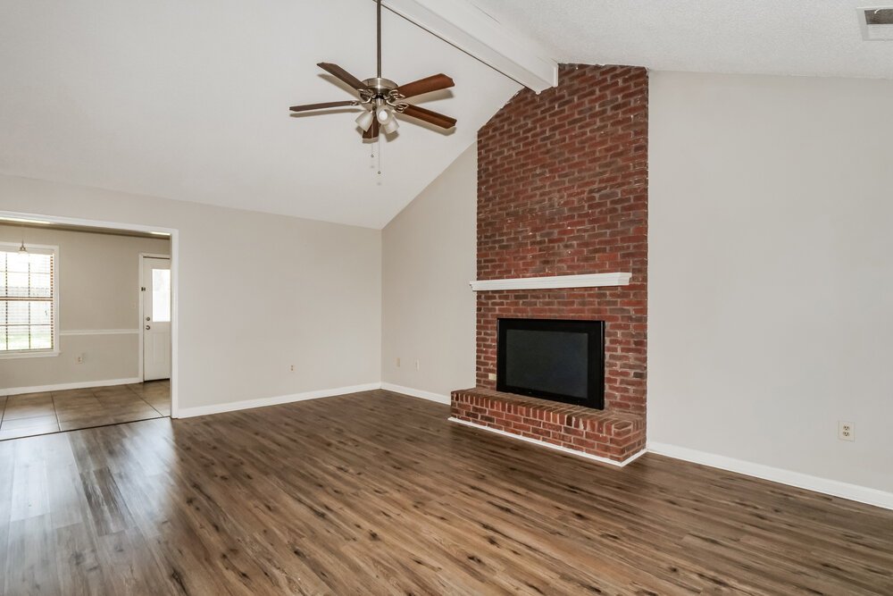3-Bed Rental on 7352 Alexander Rd photo 4